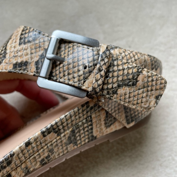 Kenneth Cole Reaction Great Buckle Reptile Print Gladiator Mule Sandals 8.5 - Picture 6 of 11